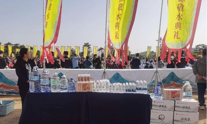 源龙泉公司：参加“沂河源敬水节暨第三十一届 汇泉桃花节”活动宣传
