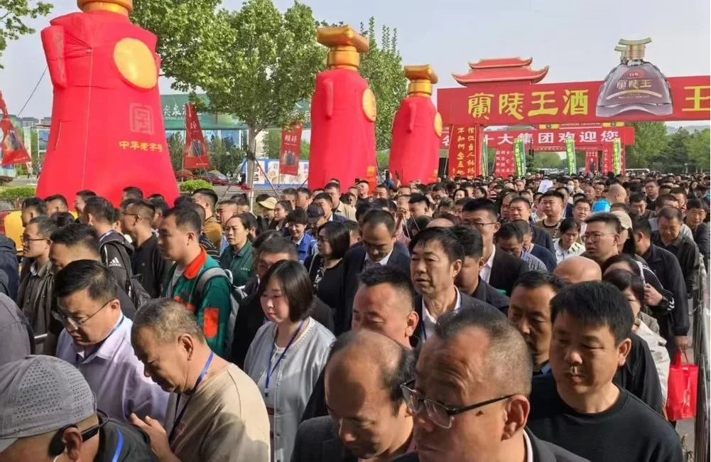 源龙泉公司：公司市场营销团队 赴第91届糖酒会“取经”  解码同行水企营销新路径