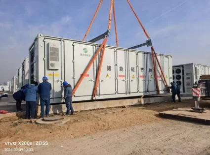 瑞安公司：河北高邑储能项目完成80台舱体吊装