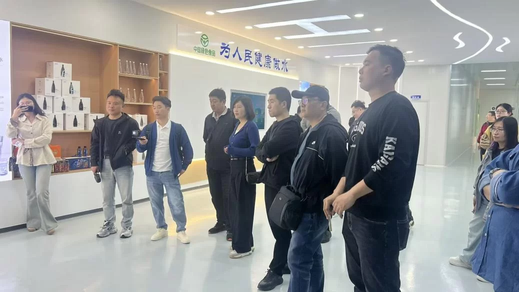 源龙泉公司：春涌沂源 媒好同行 各界媒体走进龙泉公司参观交流