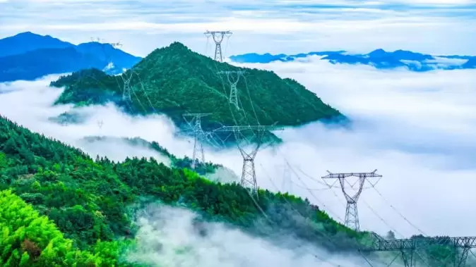 国家电网上半年固定资产投资超3100亿元 扩投资稳增长助力经济社会高质量发展